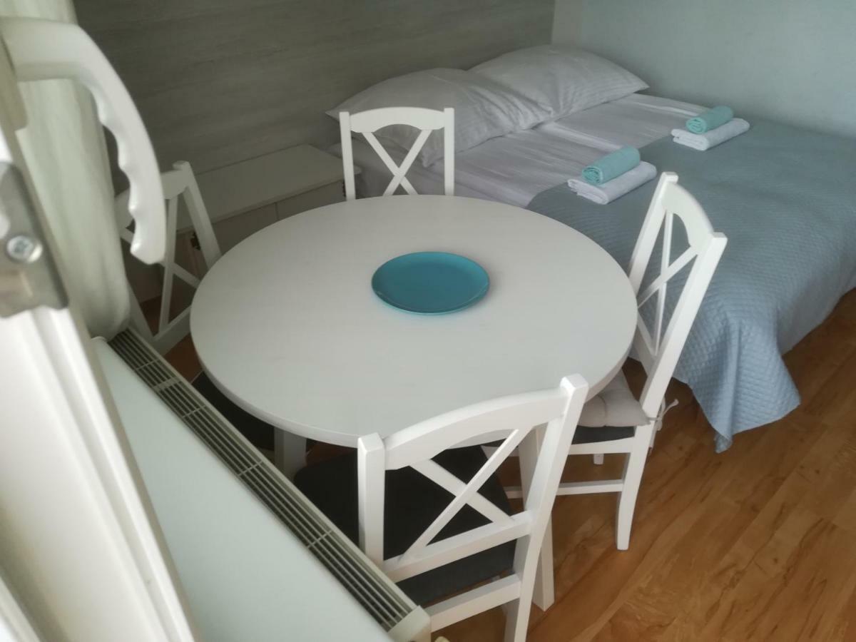 Pokoje Goscinne Jutrzenka Swarzewo Buitenkant foto
