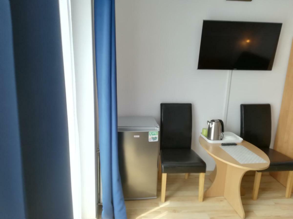 Pokoje Goscinne Jutrzenka Swarzewo Buitenkant foto